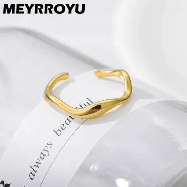 Bagues de cluster Meyrroyu Acier inoxydable Gold Couleur Wave Accessoires 2023 Tendance pour femmes Couple Cadeau Party Bijoux de mode en gros