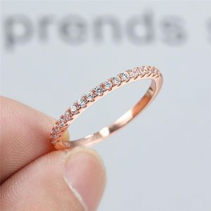 Clusterringen Mini Round Lab Diamond Thin for Women 925 Sterling Silver Rose Gold Stackable Ring vrouwelijke bruiloft sieraden verlovingsbands