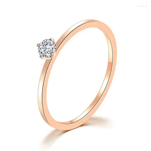 Cluster ringen minimalistische dunne roestvrijstalen ring voor vrouwen eenvoudige 4 Craws Cubic Zirconia sierlijke verjaardagscadeau mode-sieraden R825
