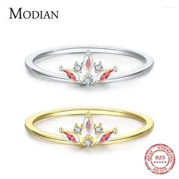 Bagues de cluster MODIAN Délicat Petite Couronne Bague 925 Sterling Argent Doigt Avec Arc-En-Fire Couleur Zircon Pour Femmes Bijoux De Mode Anel