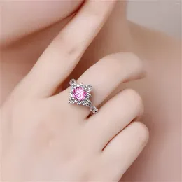 Bagues de cluster Bague de zircon multicolore Mode Classique Mariage Cadeau en forme de fleur Bijoux de luxe exquis pour les femmes Aneis