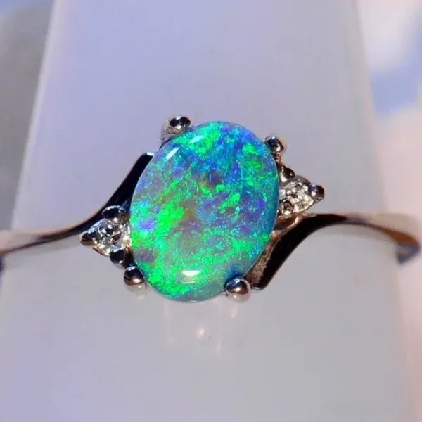 Anillos de racimo Mystic Birthstone Oval Oval Green Fire Opal para mujeres Baras de boda de anillo delgado plateado Regalos de joyería de compromiso