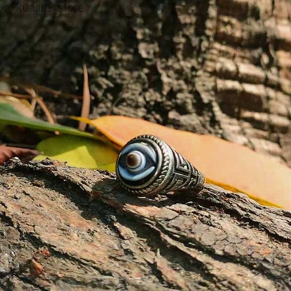 Bagues de cluster Black / blanc Black de perle sculptée en pierre Noire naturelle Bague de perle sculptée Xizang Amulet Eye Dzi Anneau à hommes rond réglable Livraison gratuite L240402