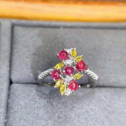 Bagues de cluster Natural Burning Ruby Fleur Bague Réel 925 Sterling Argent Fine Mode Charme Bijoux De Mariage Pour Femmes MeibaPJFS