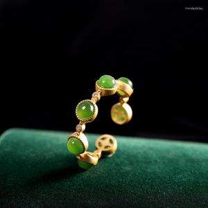 Bagues en grappe Perle sculptée à la main verte naturelle Bague en jade Boutique de mode Hommes et femmes Ouverture multi-cadeau réglable