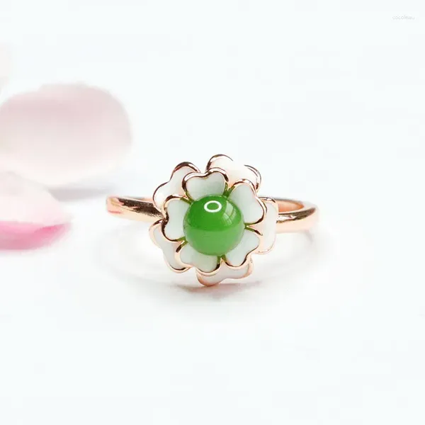 Bagues de cluster Naturel Vert Sculpté à la main Goutte d'eau Jade Bague Fashion Boutique Fleur de femme avec ouverture réglable