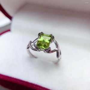 Clusterringen Natuurlijke peridotring voor vrouwen Fijne sieraden Real 925 Sterling Silver 6x8mm vierkant Gem Support Test Exquisite Gift