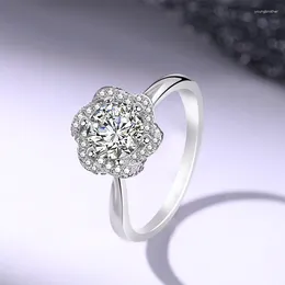 Cluster ringen een mossan stenen bloem diamant ring licht luxe Europese stijl mode S925 sterling zilveren sieraden voor vrouwen