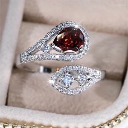 Bagues de cluster Poire Cut Pierre rouge Goutte d'eau Zircon Bandes de mariage Argent Couleur Ouverture Vintage Teardrop Index Doigt pour femmes Bijoux CZ