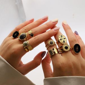 Cluster ringen punkstijl zwarte steen ronde stempel vinger ring goud kleurloos staal open voor vrouwelijke geschenken bohemian vintage sieraden