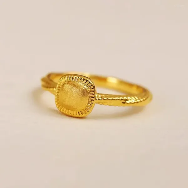 Anillos de racimo Anillo de mujer de oro amarillo puro de 24 quilates Acabado satinado Banda de torsión cuadrada 1-1,5 g