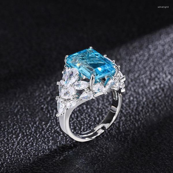 Bagues de cluster Q Bague de doigt Bleu Zircon Pierre pour femmes Simple Personnalité à la mode Mode Cadeau Bijoux Accessoires