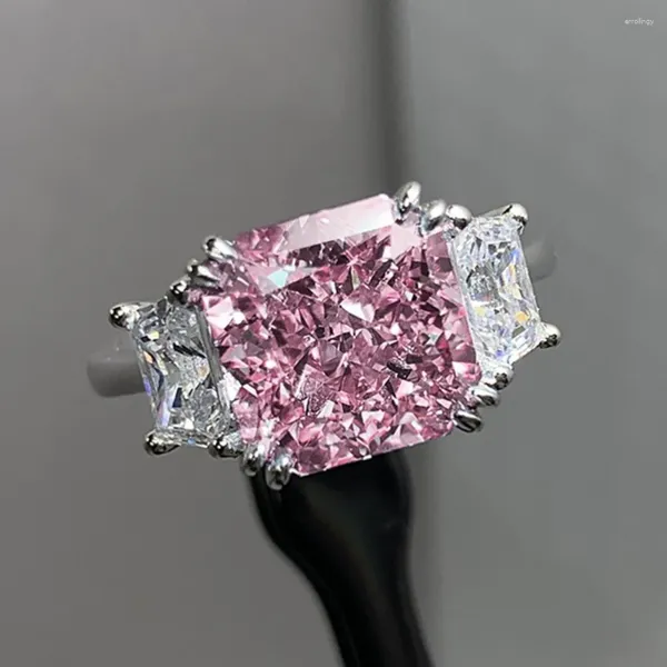 Cluster Anneaux Radiant Cut Bling Pink Crystal Quartz 5a Zircon Diamonds Gemles pour femmes Ban à doigt rempli d'or blanc