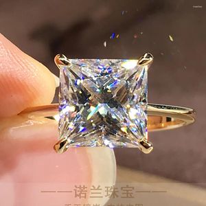 Bagues de cluster Real 18K Solid Gold Femmes Anniversaire de mariage Bague de fiançailles 6 7 8 9 10 Princess Square Moissanite Diamond