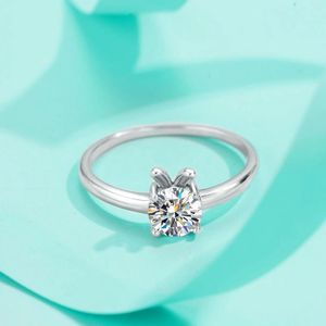 Cluster anneaux Real 925 Sterling Silver 1 Moissanite Classic 4 Prong Ring Women's Mother's Fay Bijoux