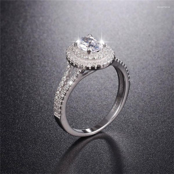 Bagues de cluster Real 925 Sterling Silver Bague de mariage Doigt Coussin de luxe Sona Diamond Bijoux pour femmes Engagement Anel