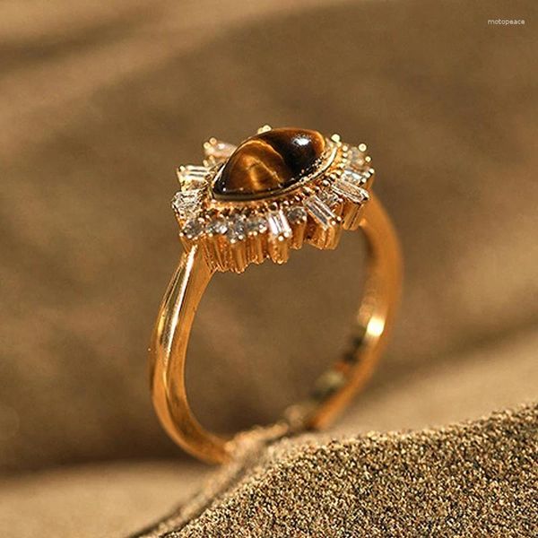 Bagues de cluster Rétro Irrégulière Ovale Naturel Pierre Tiger Eye Bague 925 Sterling Argent Plaqué Or Exquis Bijoux De Fête De Mariage Pour Femmes