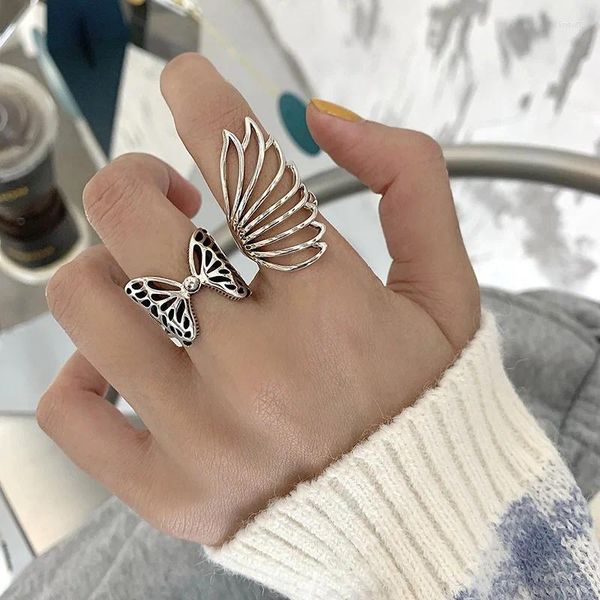 Anillos de clúster Red Retro Silver Hip Hop Party Ring Fashion Creative Hollow Butterfly Wing Wedding Bride Jewelry Damas Regalo