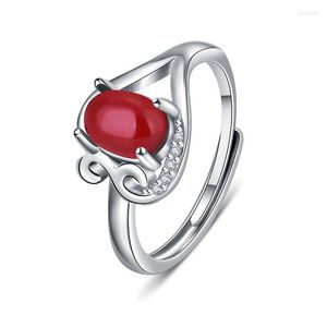 Cluster Anneaux rétro Femmes 925 Bijoux en argent Engagement de mariage promesse Ovale Shape Red Zircon Gemstone Open Dinger Ring