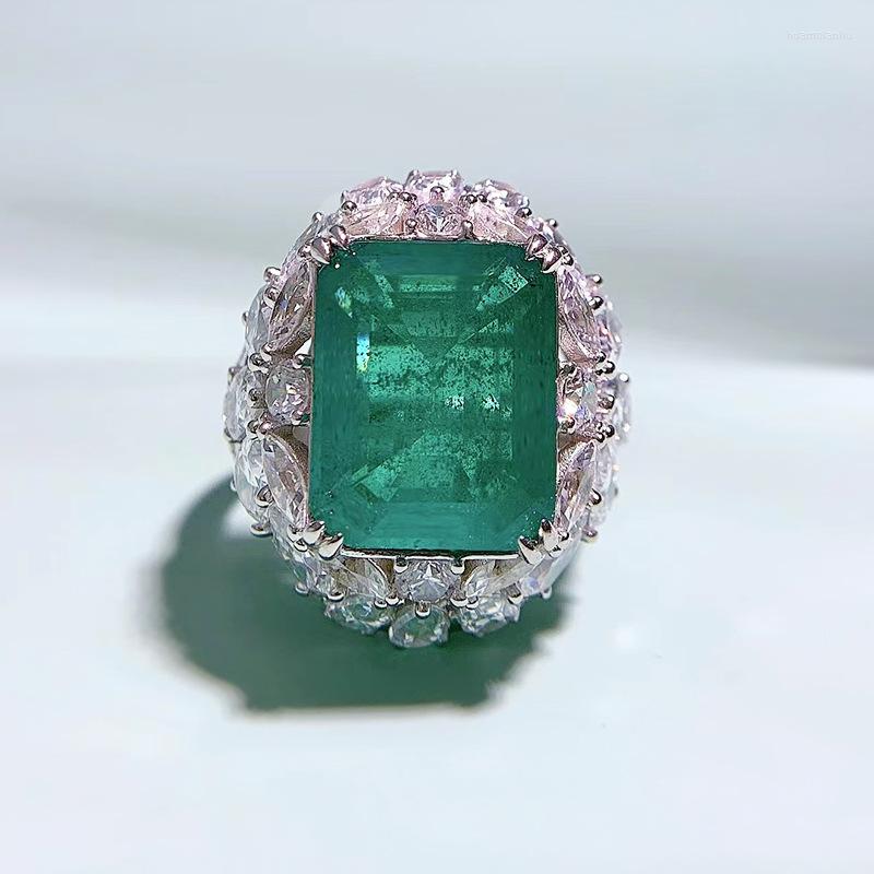 Rings de cluster Rica de imitação de luxo feliz de mulher rica anel de esmeralda 12 15mm ao vivo