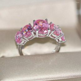 Cluster Anneaux Bague Pour Femmes Luxueux Fille Poudre Ovale Rose Cubique Zircone Argent Couleur De Mariage Fiançailles Cadeau De Mode Bijoux R558