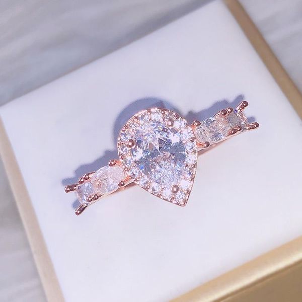 Cluster Rings Rose Gold Drop Shaped Zircon Ring Fashion Simple Féminin Romantique Cadeau