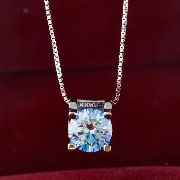 Cluster anneaux Royal Blue Color Moisanite Diamond Collier pour femmes Cound Pendant Birthday Gift S925 STERLING SILP MARDIELLIR