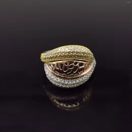 Anillos de clúster S925 Silver Diamond Diamond Split Ring de cara ancha con artesanías para mujeres creativas europeas y estadounidenses