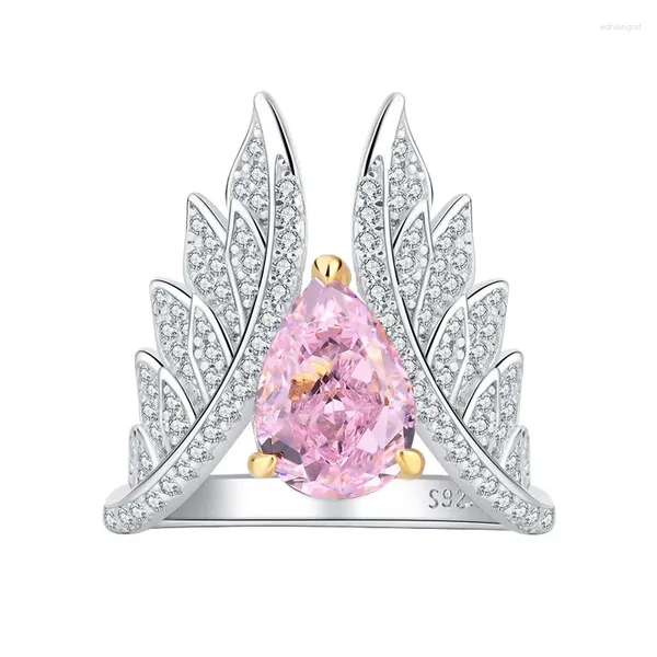 Cluster Anneaux S925 Silver High Carbon Diamond Personnalize Angel Anneau Anneau Main Stone 7 10 Bijoux de fiançailles en gros