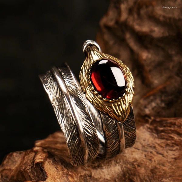 Anillos de racimo S925 Plata Retro Anillo tailandés único Ágata roja Pluma Personalidad abierta Dominante