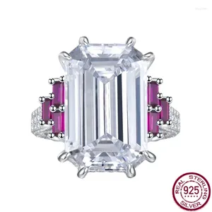 Cluster Anneaux S925 Silver Ring 30CT Diamond à haute teneur en carbone 13 20 mm Bijoux polyvalent de mode de luxe émeraude pour femmes
