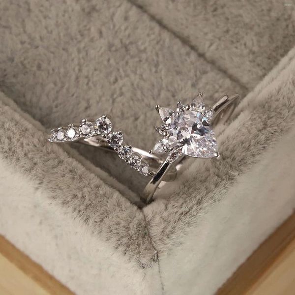 Anillos de racimo S925 Anillo de diamantes de plata esterlina Diseño minimalista europeo y americano Par de mujeres Compromiso de personalidad elegante