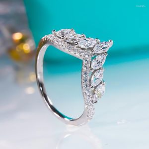 Cluster Rings S925 Sterling Silver Fairy Tale Princess Heart -vormige Crown Diamond Ring ingelegde modelicht luxe zirkoon voor vrouwen
