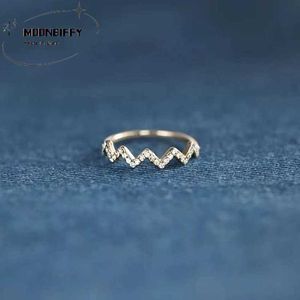 Clusterringen S925 Sterling zilveren hartslagring vrouwelijk ontwerp ECG golf ring zirkoon ring luxe sieraden slangring bruiloft vrouwen ringen cadeau g230228