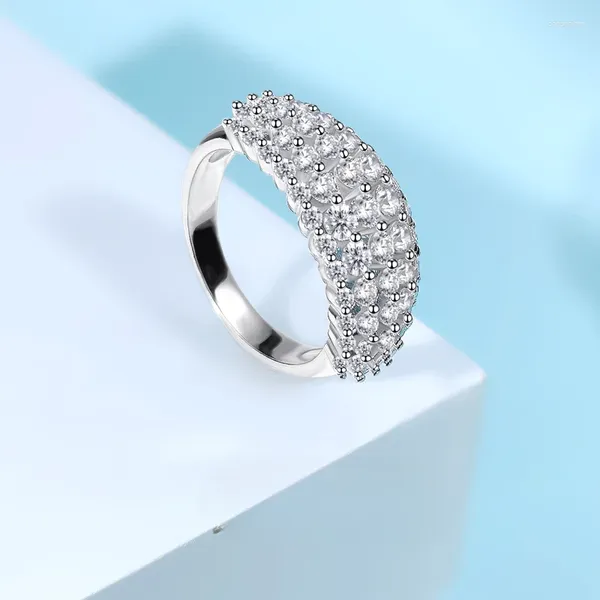 Bagues de cluster S925 Sterling Silver Luxury Full Diamond Row Bague personnalisée Importée Bijoux de mariage à haute teneur en carbone en gros