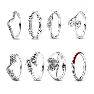 Bagues de cluster S925 Sterling Silver Radiant Sparkling Hearts Wave pour femmes Girl Thinker Bell Pave Red Chevalière Bague Cadeau de Saint Valentin