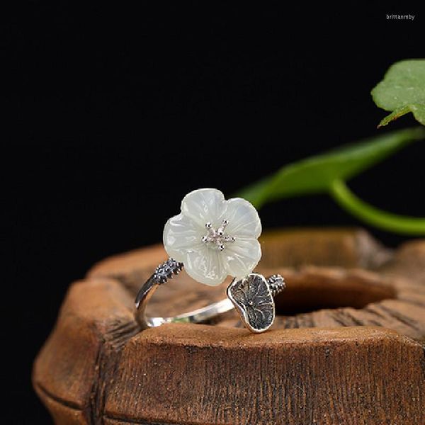 Anillos de racimo S925 plata esterlina retro con incrustaciones naturales hetian jade blanco flor de ciruelo anillo abierto salvaje