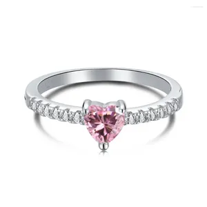 Anneaux de cluster S925 Anneau en argent sterling pour les femmes en Europe et en Amérique Luxury Simple Love Imitation Bijoux en diamant