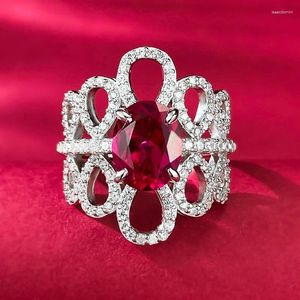 Bagues de cluster S925 Sterling Argent Ruby Synthétique Pierre précieuse incrustée de diamant à haute teneur en carbone Vintage Bijoux de mariage Femmes