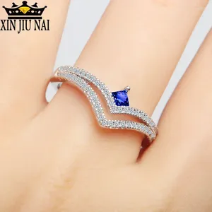 Cluster anneaux vendant une double couronne saphir joyau féminin diamant diamant classique élégance naturelle sri lanka royal ring