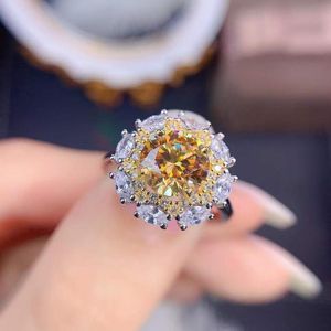 Clusterringen -Selling Yellow Moissanite Ring Luxe mode bruiloft verloving lab gefokte diamant 925 Sterling SilverCluster