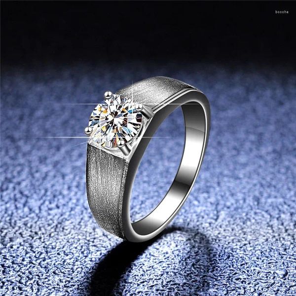 Bagues de cluster Test de diamant en argent passé Excellente coupe 1 D Couleur Bonne qualité Moissanite Bague de mariage pour hommes 925 Bijoux de fête