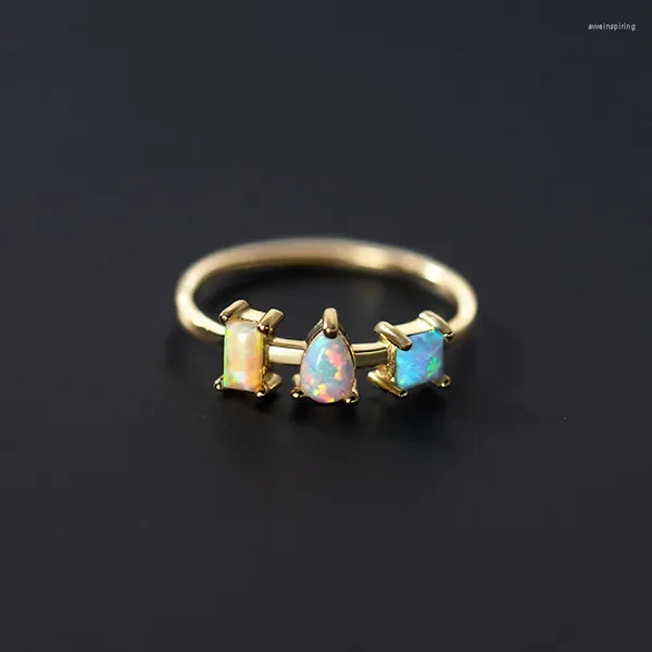 Anneaux de cluster Simple Femmes Coloré Synthétique Opal Bague Sweet Girl Cadeau Mode Exquis Mariée Engagement Bijoux De Mariage