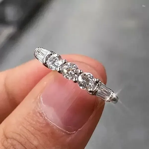 Anillos de racimo Pequeño fresco de una sola fila Cubic Zirconia para mujeres Niñas Moda Elegante Accesorios de fiesta de boda nupcial Regalos de cumpleaños