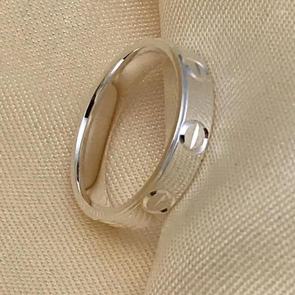 Anillos de racimo Smooth Pig Nariz Anillo de flor de coche para mujeres Pequeño y de lujo Simple Moda INS Minimalista Blogger Estilo Tamaño 6-10