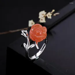 Anillos de racimo Ágata roja del sur Anillo de flor de rosa Abierto para mujer S925 Plata esterlina Moda Personalidad elegante para regalar a mamá Adorno de regalo