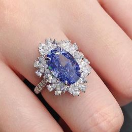 Bagues de cluster Splendide 4.5ct Oval Cut Sapphire Blue Diamond Bague de fiançailles Solide 18K 750 Or blanc pour elle 200r