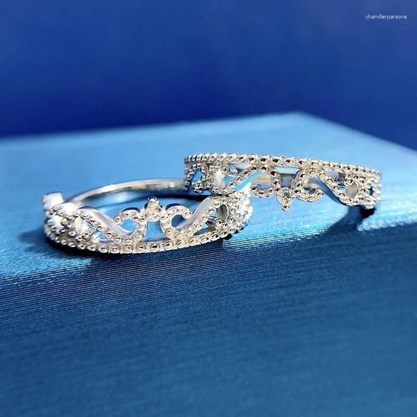 Cluster anneaux printemps qiaoer 925 en dentelle de dentelle de lamerie féminine conception de la couronne simple personnalité mince tendance de mode empilée pour les femmes
