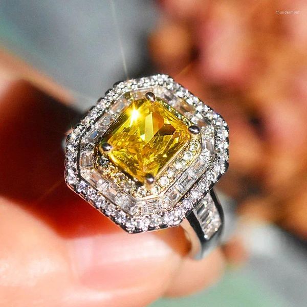 Bagues de cluster Square Grand Bague en cristal jaune Style Bohème Mariage pour femmes Micro-incrusté Zircon Réglable Bijoux de fête ouverte