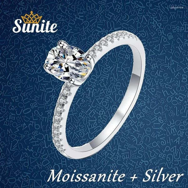 Cluster anneaux sunite 1.0ct Moisanite Diamond Oval Anneau pour femmes Love Band Jewel Gold plaqué 925 SERRLING SIRY PARY AMIRIEURE AMI GADE